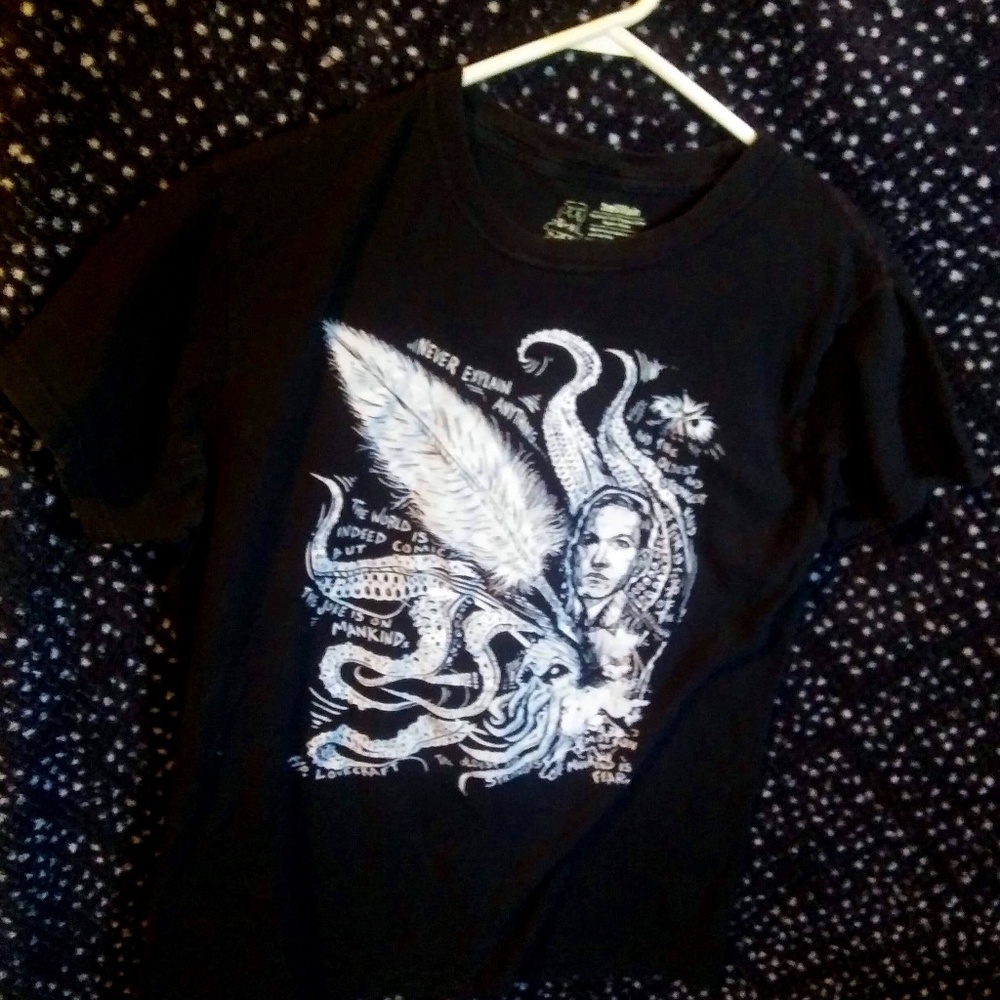 H.p. Lovecraft inspired glow in the dark womens size large top